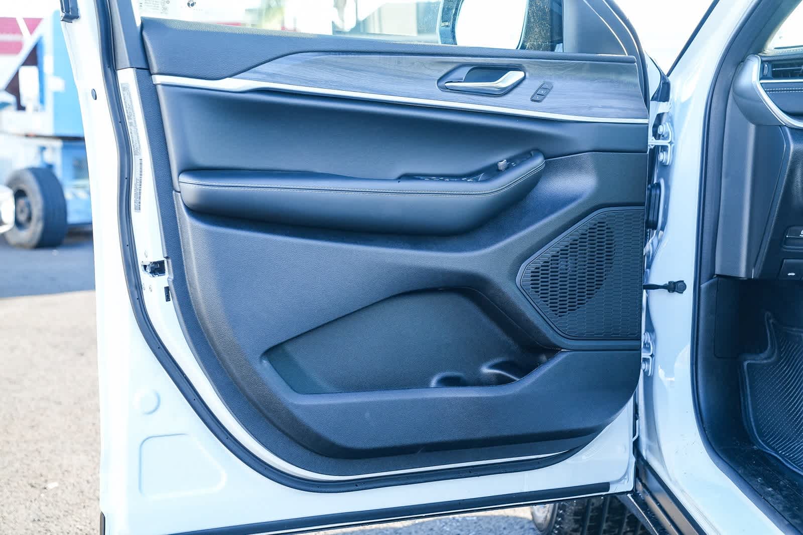 Thumbnail: 2025 Jeep Grand Cherokee - 20