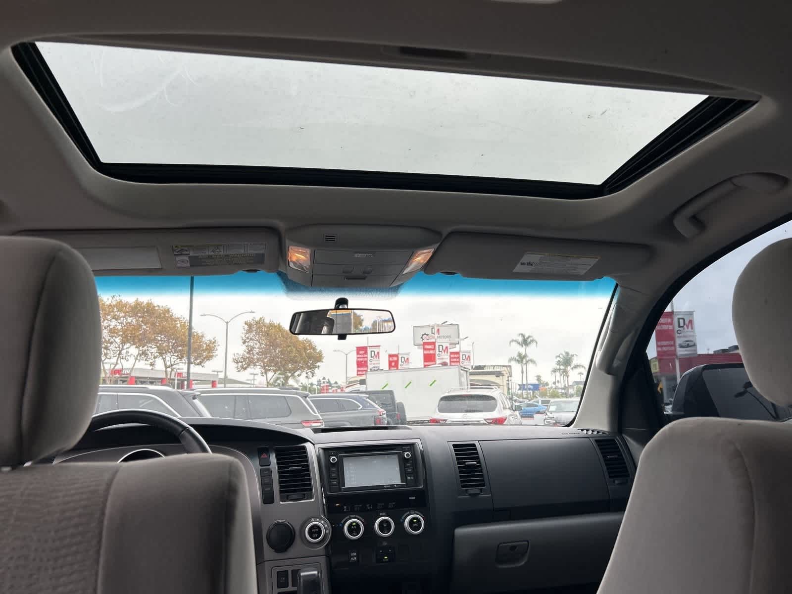 Thumbnail: 2015 Toyota Sequoia - 31