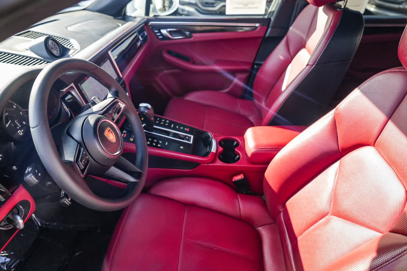 Thumbnail: 2023 Porsche Macan - 17