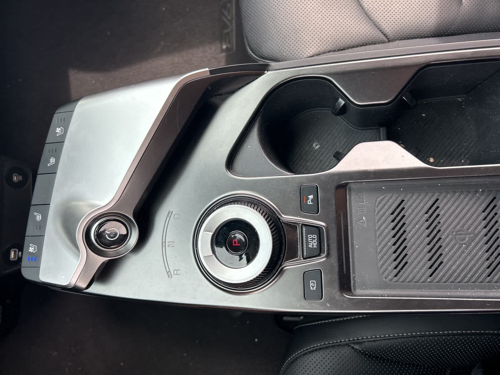 Thumbnail: 2022 Kia EV6 - 42