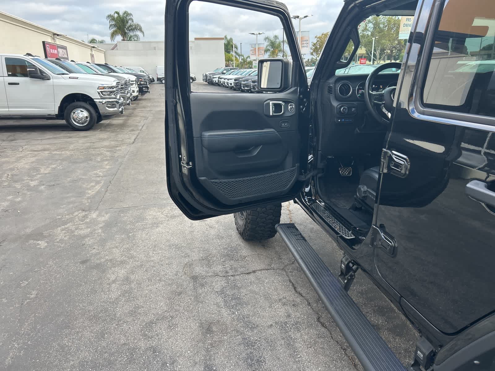 Thumbnail: 2023 Jeep Wrangler - 29