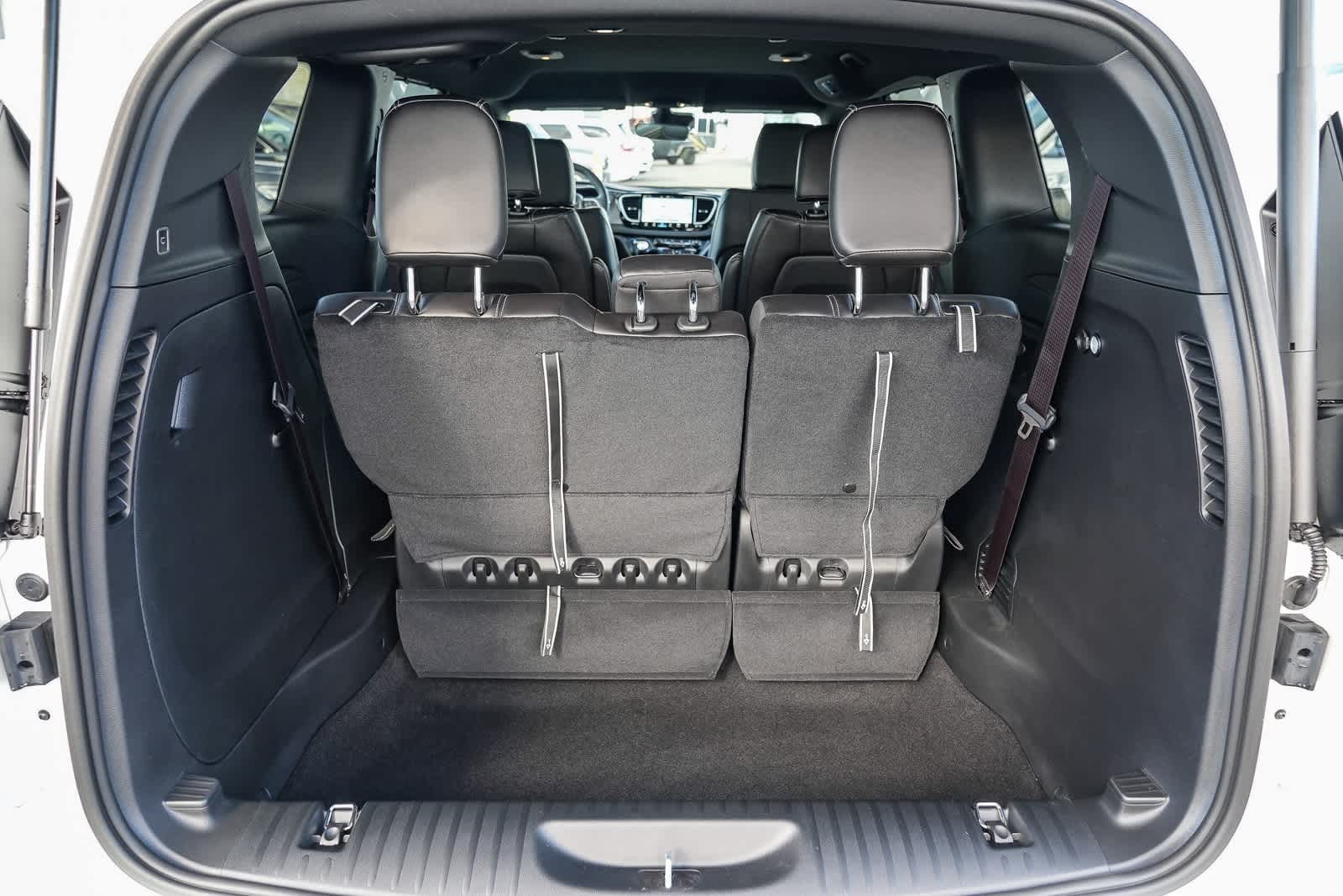 Thumbnail: 2026 Chrysler Voyager - 11