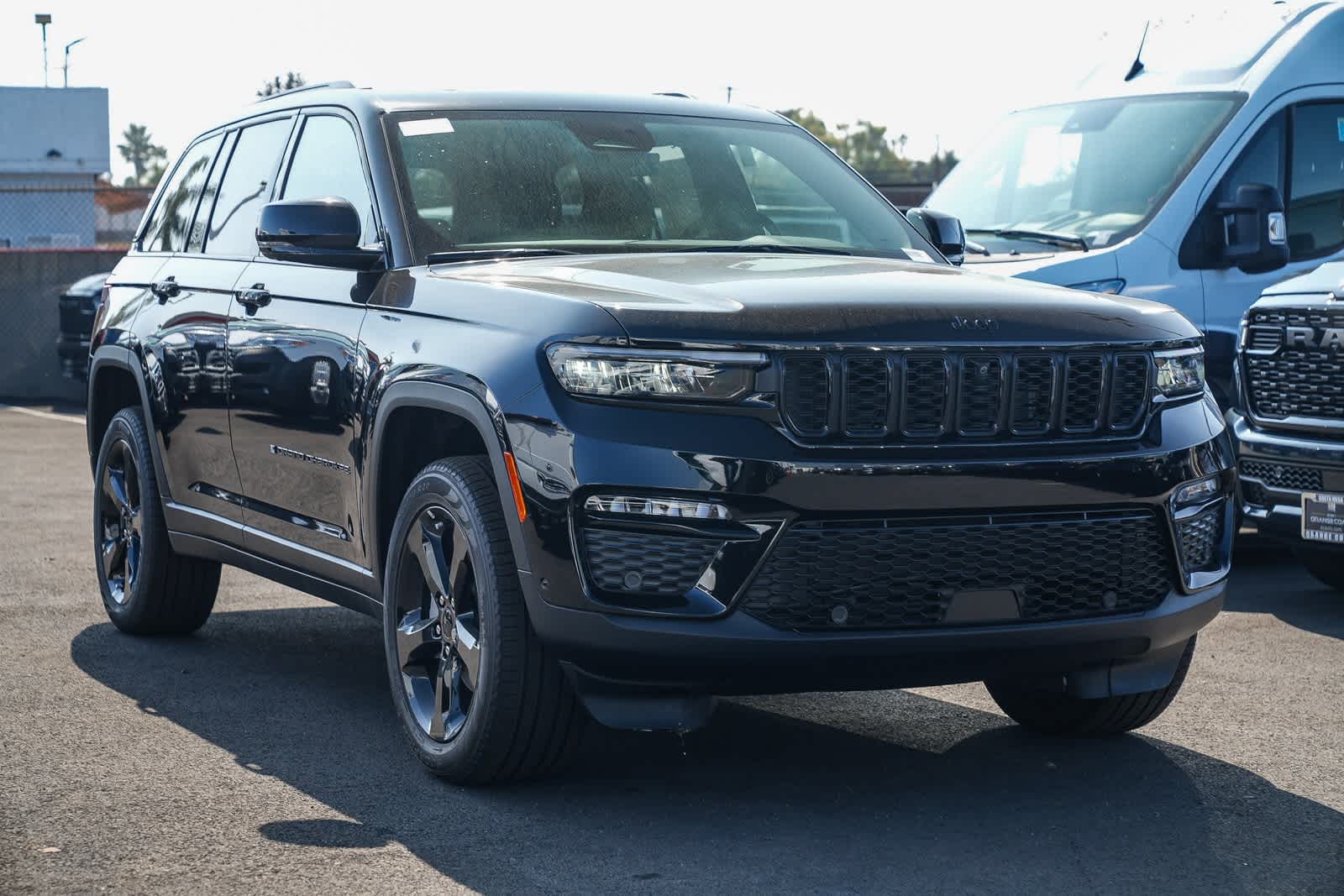 Thumbnail: 2025 Jeep Grand Cherokee - 3