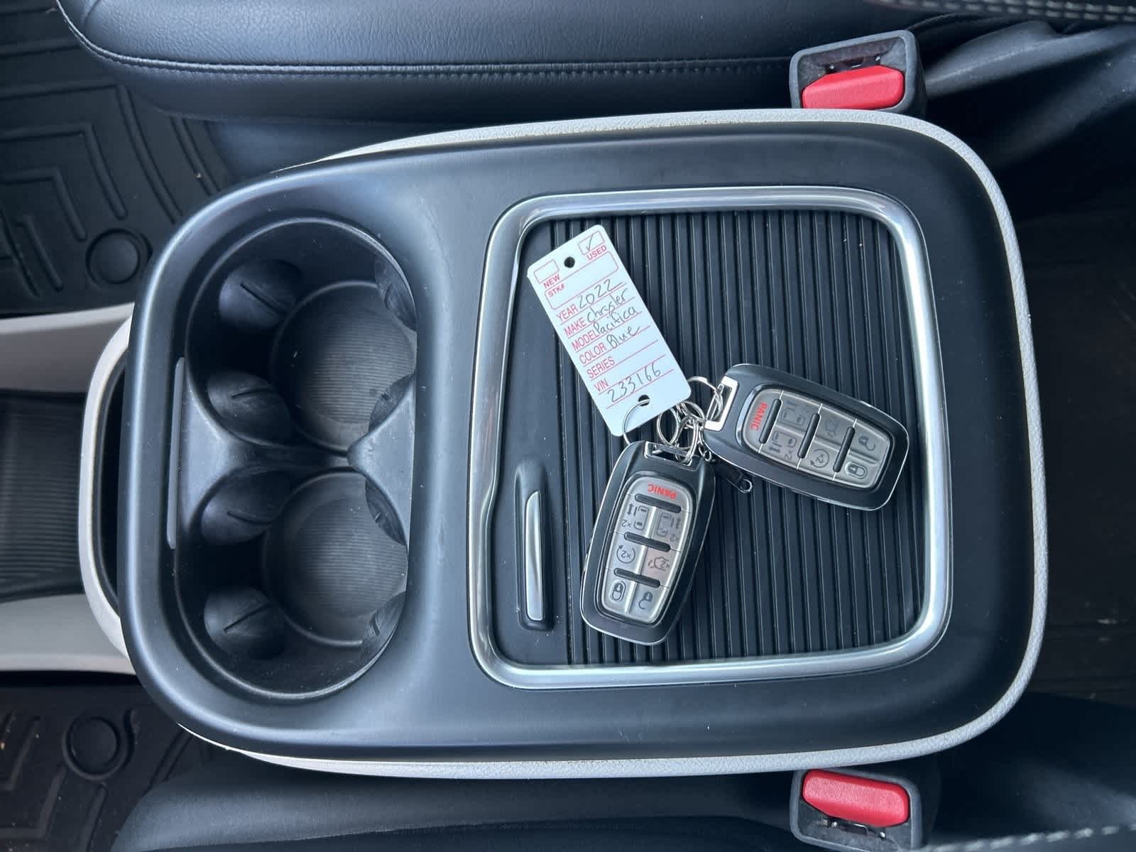 Thumbnail: 2022 Chrysler Pacifica - 42