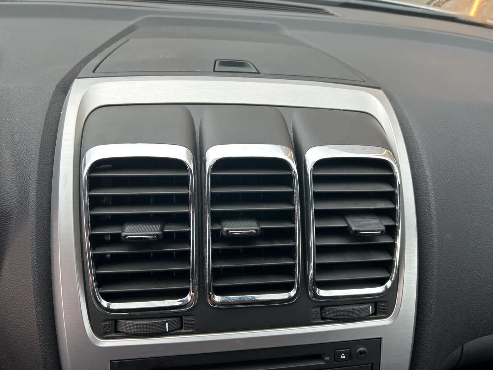 Thumbnail: 2011 GMC Acadia - 23