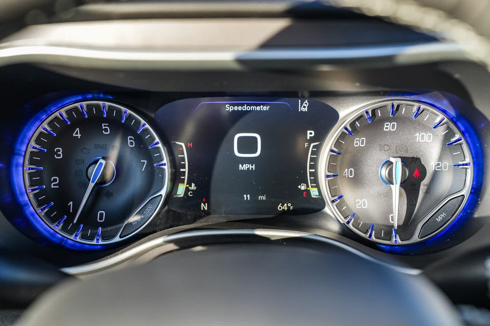 Thumbnail: 2026 Chrysler Voyager - 23