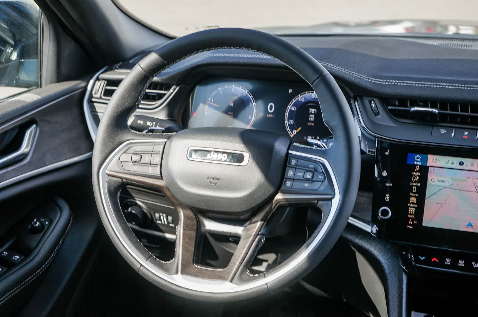 Thumbnail: 2026 Jeep Grand Cherokee - 16