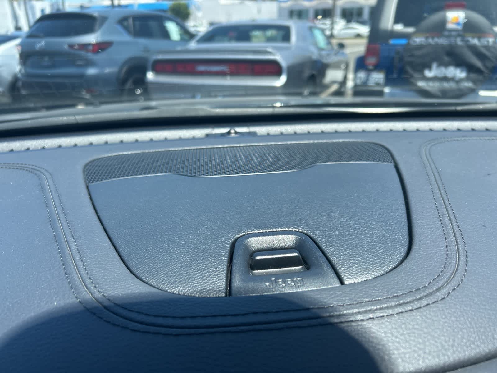 Thumbnail: 2022 Jeep Cherokee - 30