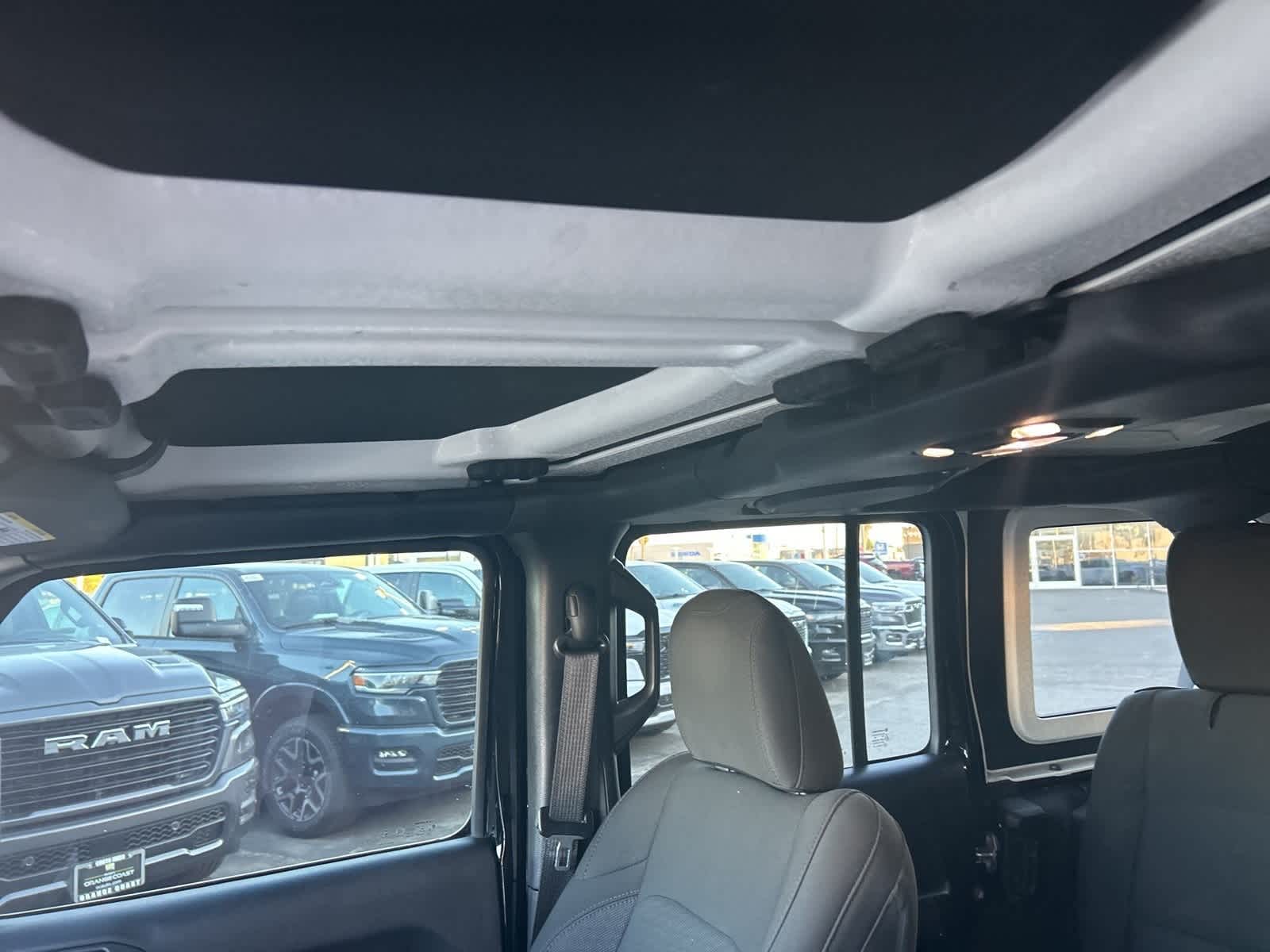 Thumbnail: 2021 Jeep Wrangler - 27