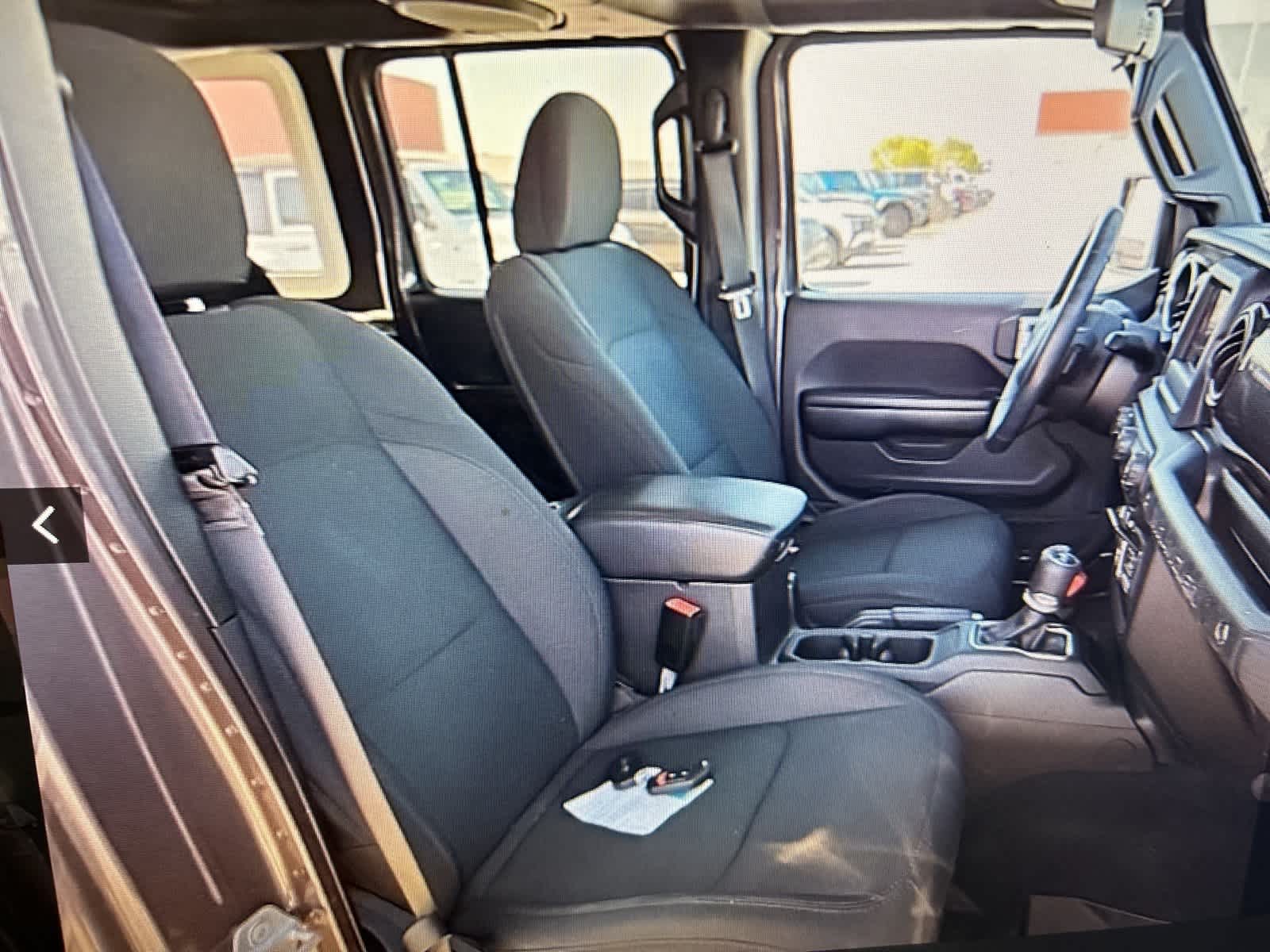 Thumbnail: 2020 Jeep Wrangler - 23