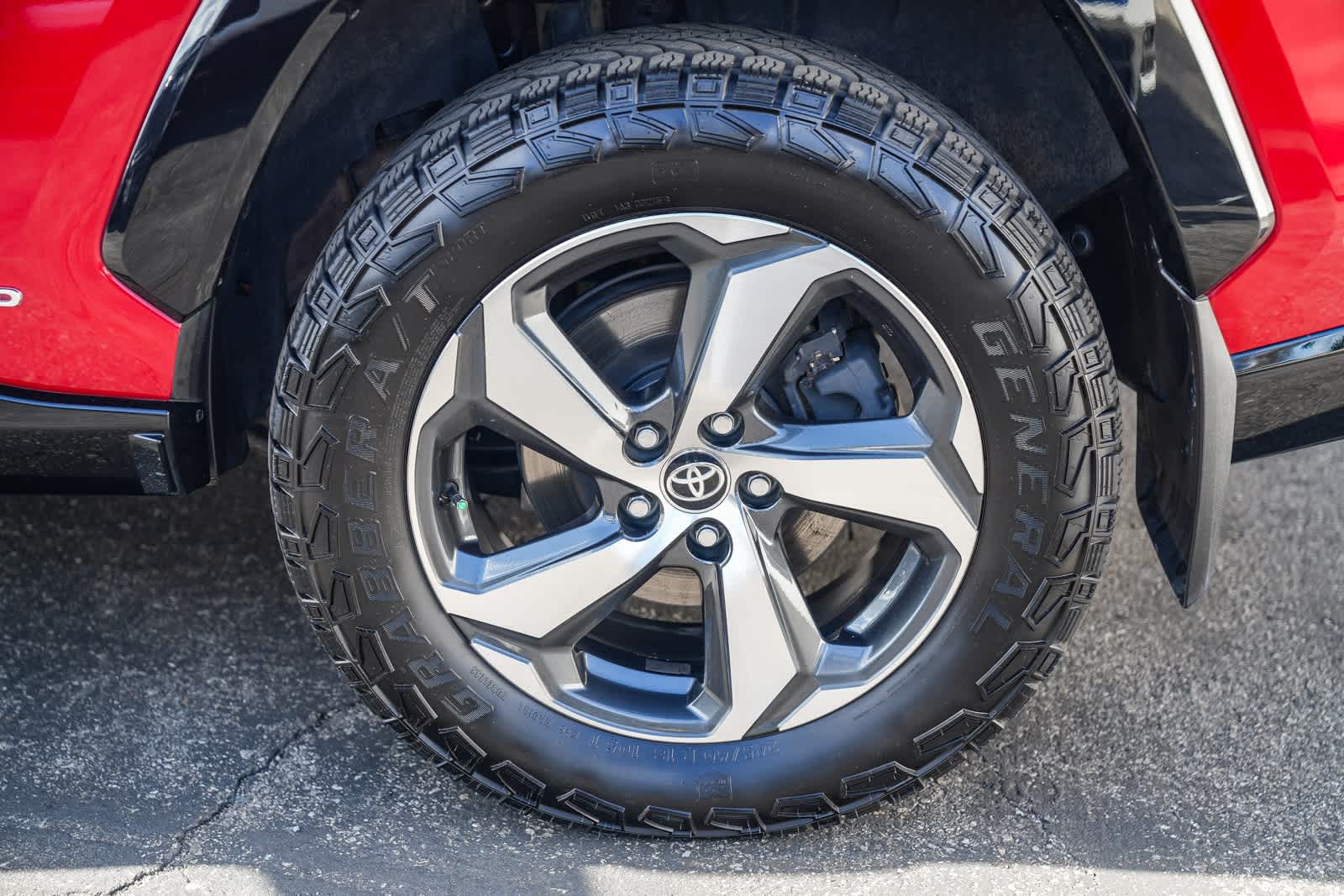 Thumbnail: 2021 Toyota RAV4 - 10