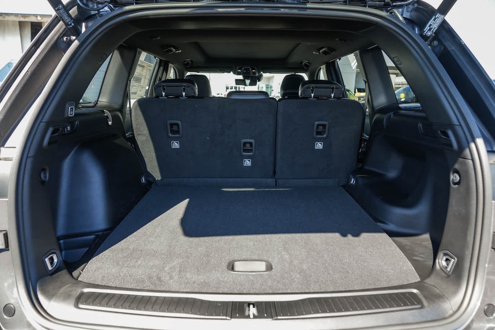 Thumbnail: 2025 Jeep Grand Cherokee - 11