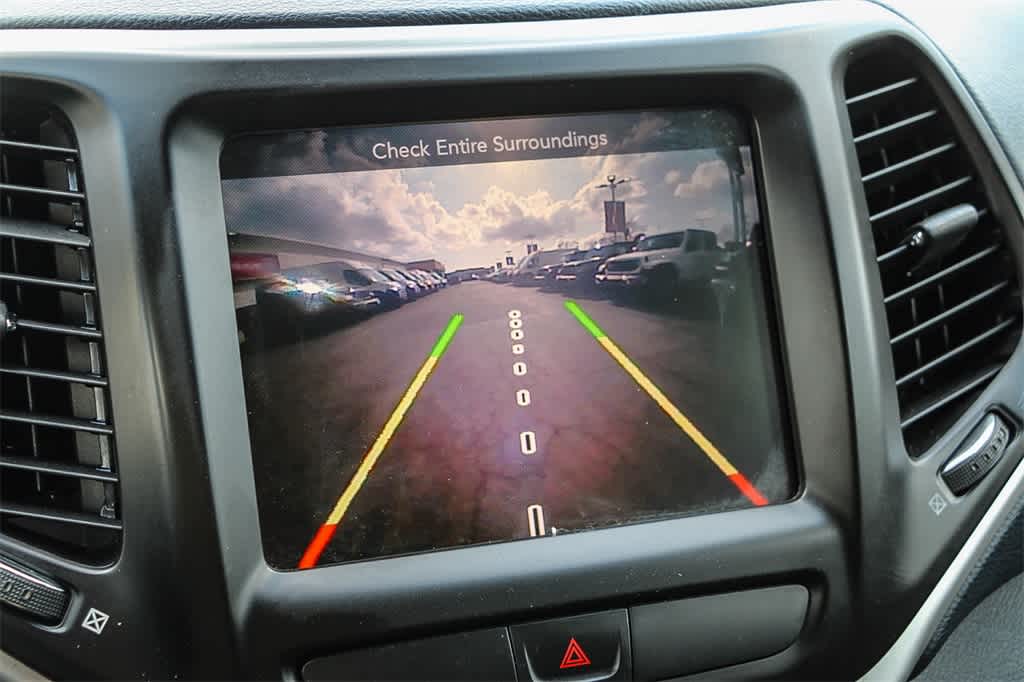 Thumbnail: 2015 Jeep Cherokee - 22