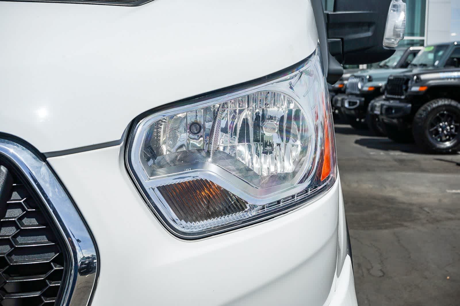 Thumbnail: 2022 Ford Econoline - 8