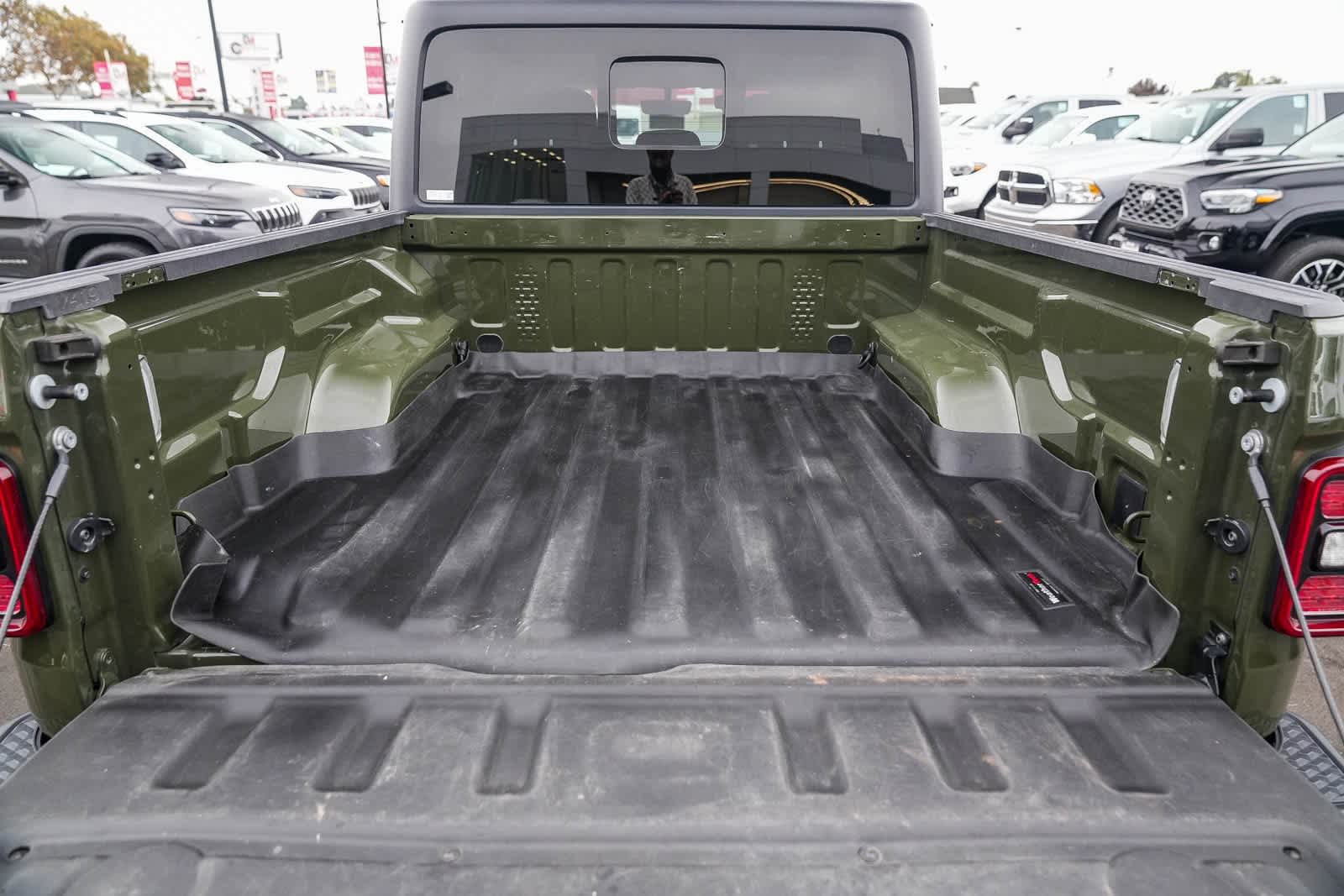 Thumbnail: 2021 Jeep Gladiator - 24