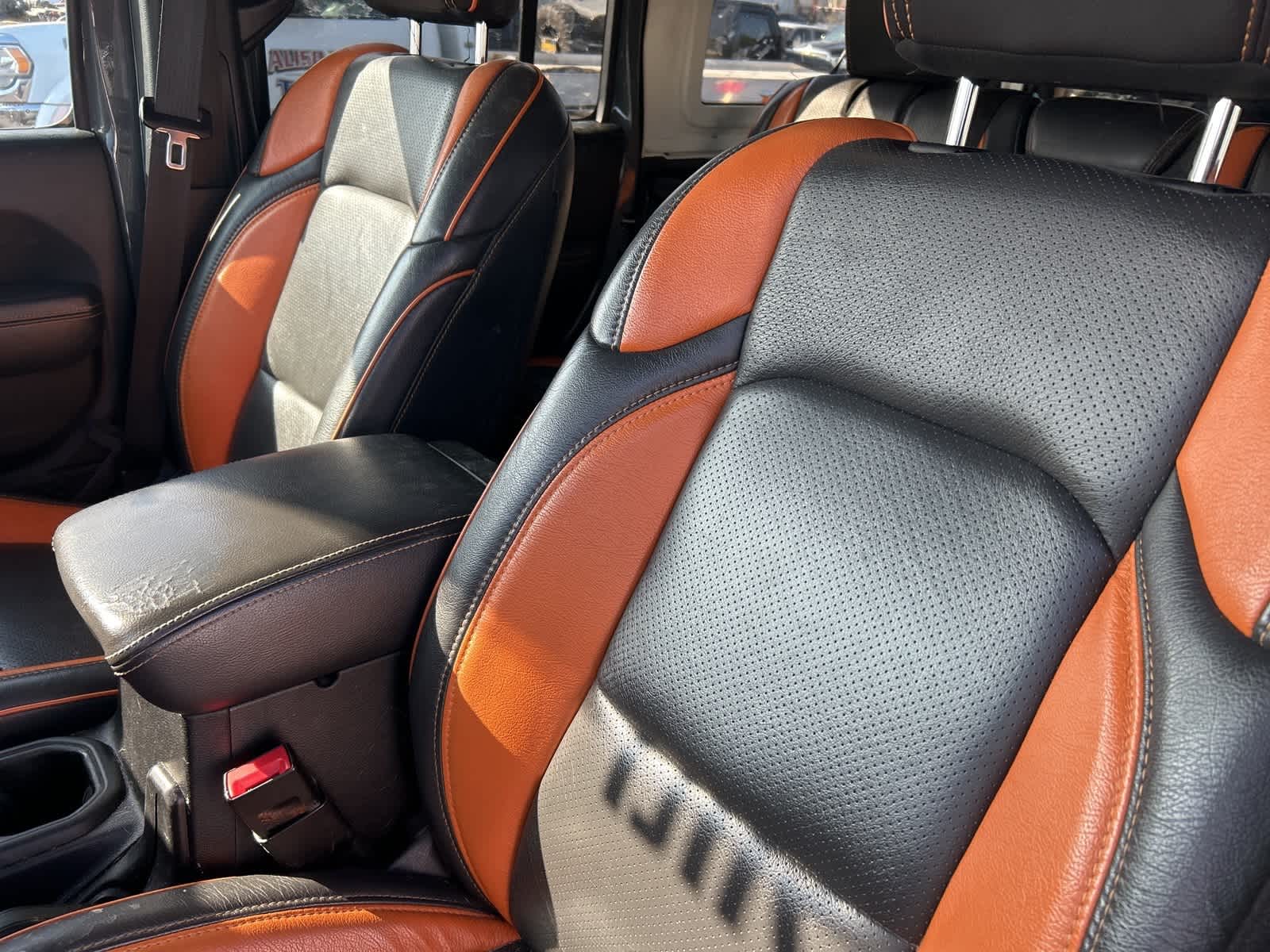Thumbnail: 2020 Jeep Wrangler - 23