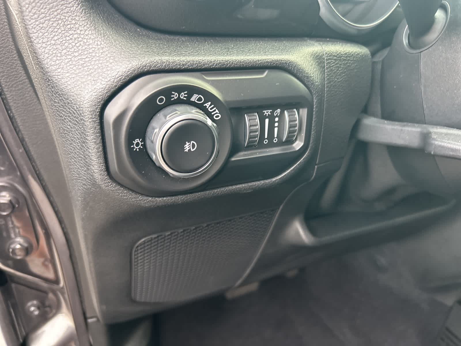 Thumbnail: 2020 Jeep Wrangler - 38