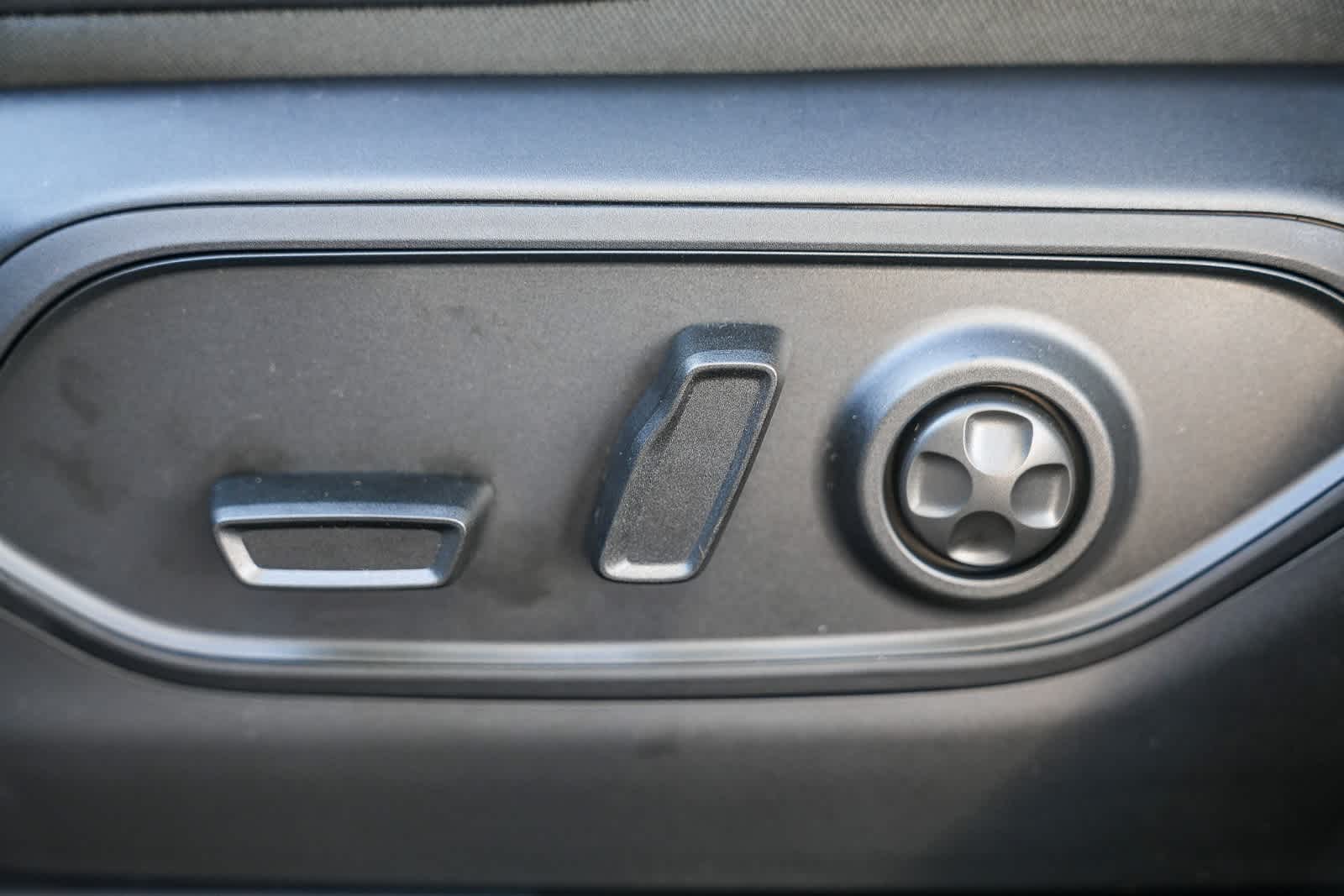 Thumbnail: 2025 Jeep Grand Cherokee - 21