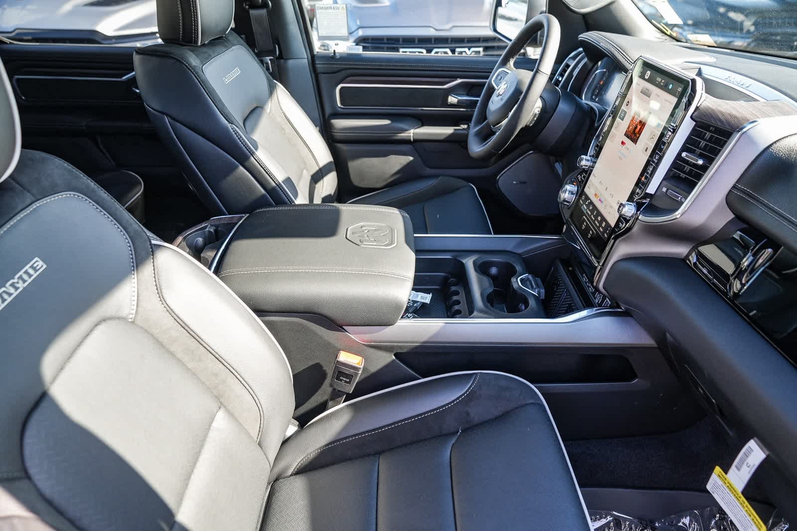 Thumbnail: 2026 RAM 1500 - 17