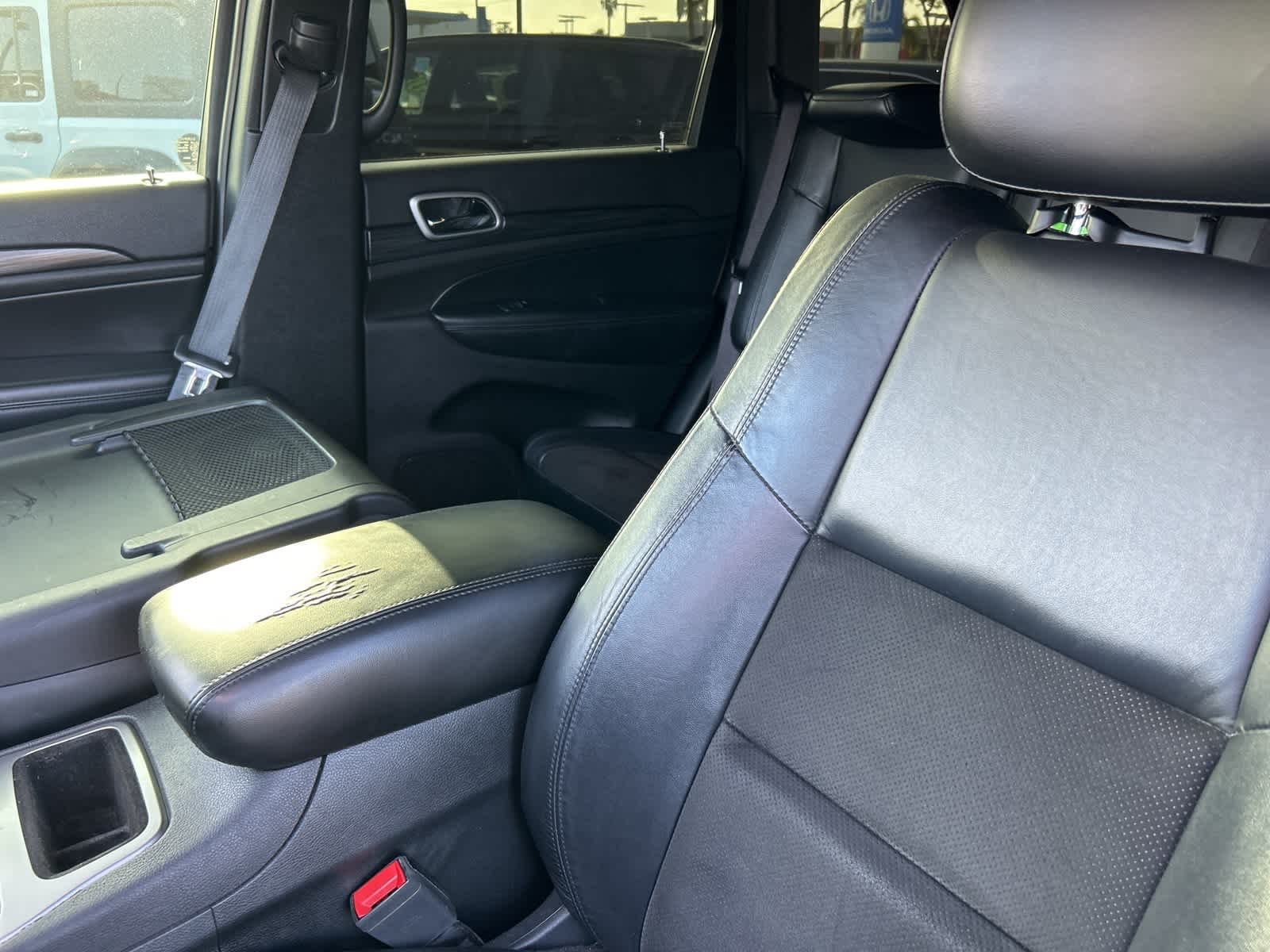 Thumbnail: 2019 Jeep Grand Cherokee - 16