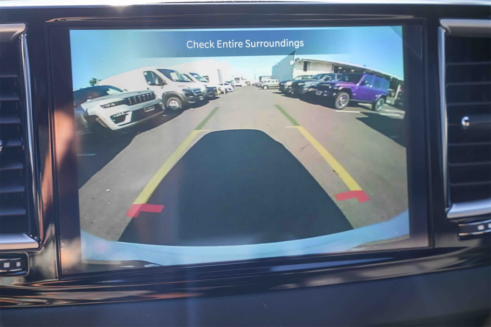 Thumbnail: 2026 Chrysler Voyager - 25