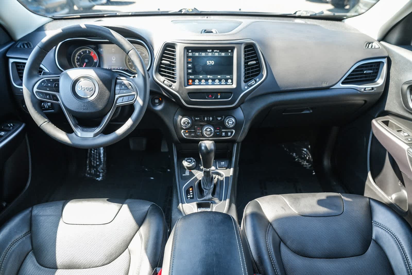 Thumbnail: 2022 Jeep Cherokee - 11