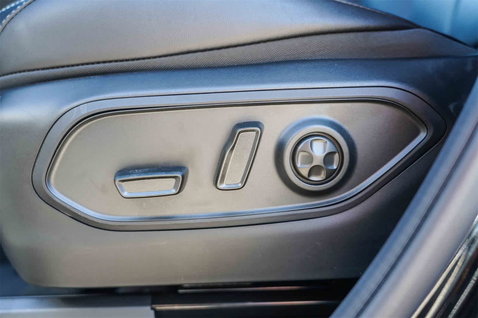 Thumbnail: 2025 Jeep Grand Cherokee L - 24