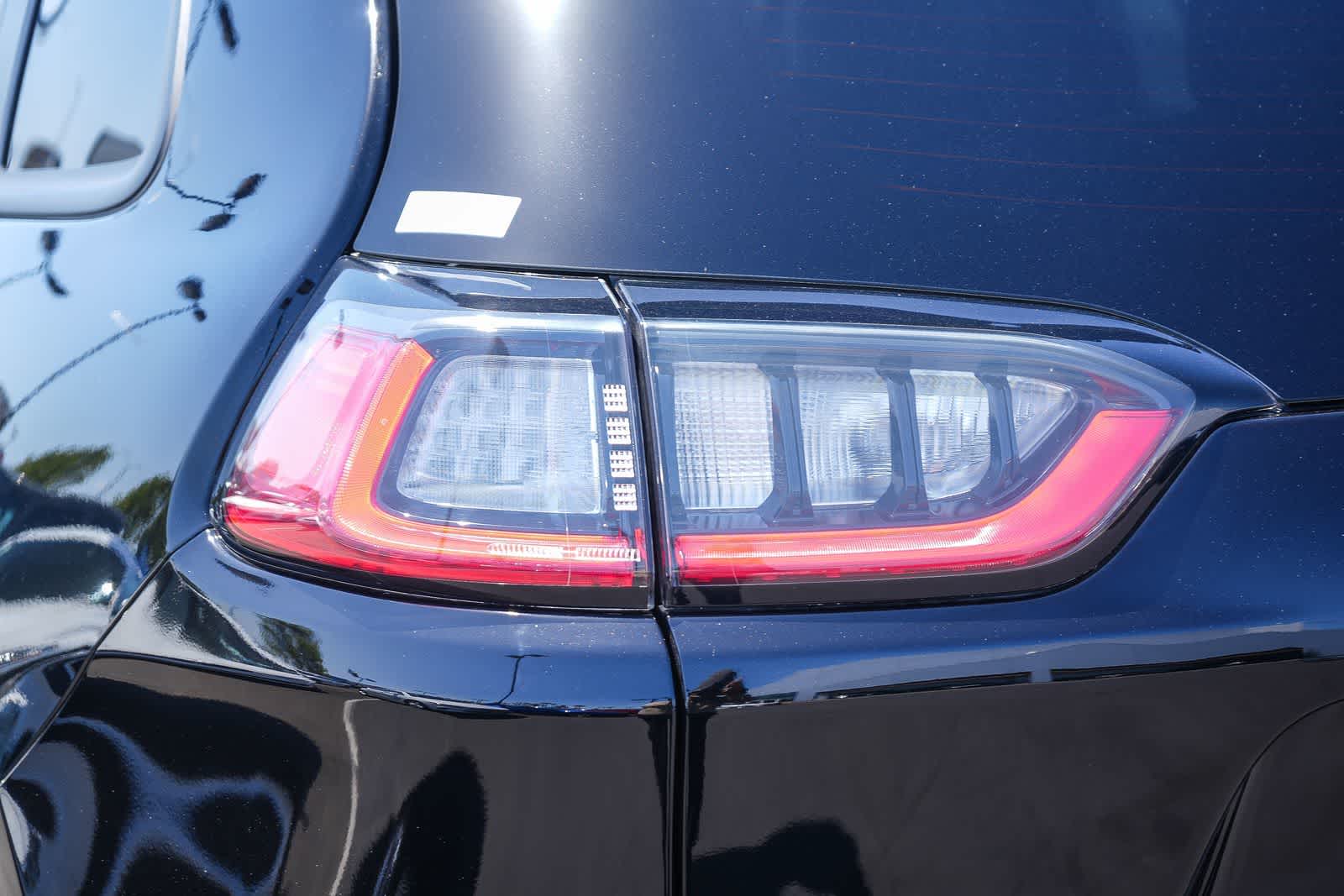 Thumbnail: 2021 Jeep Cherokee - 8