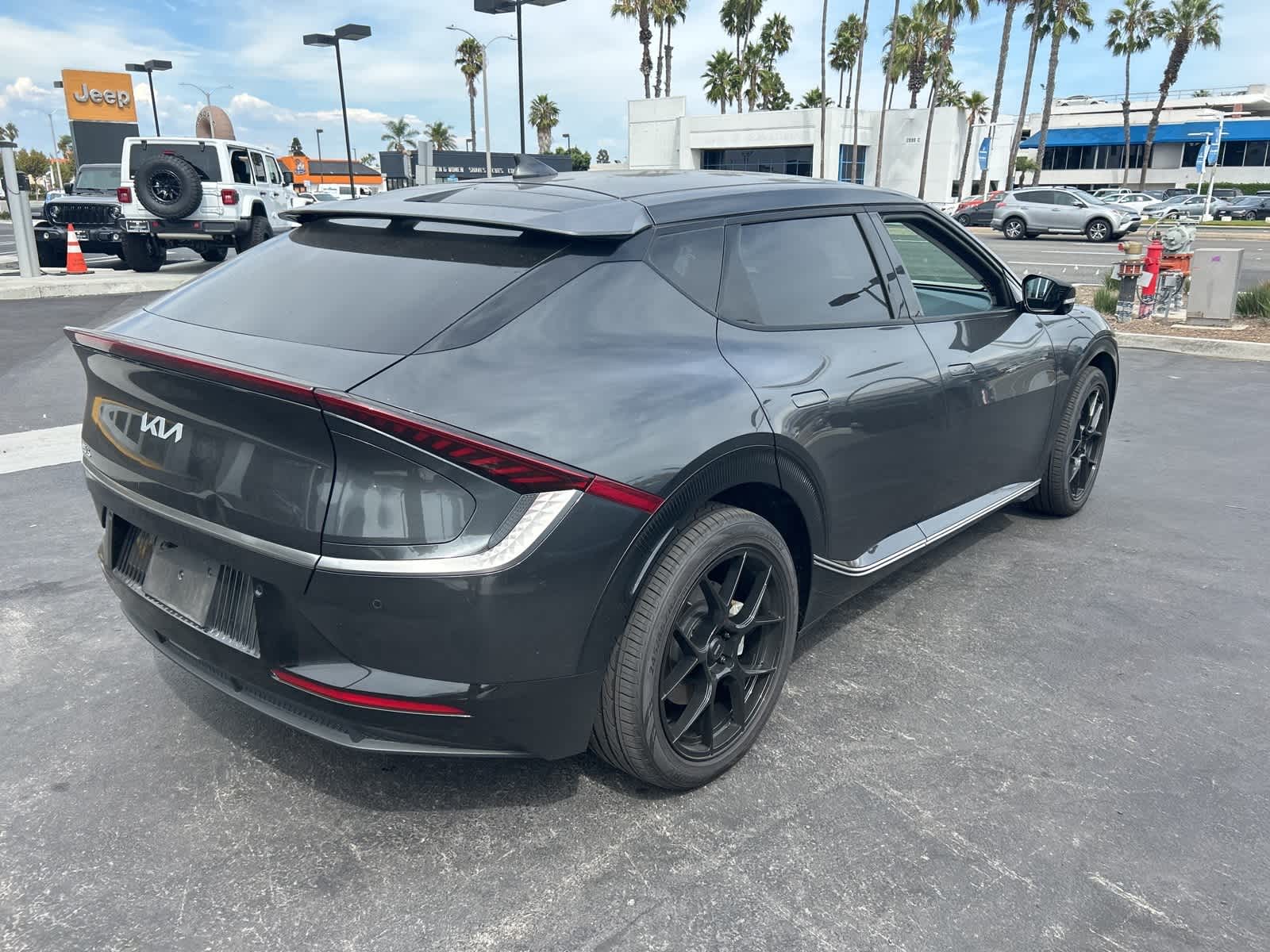 Thumbnail: 2022 Kia EV6 - 6