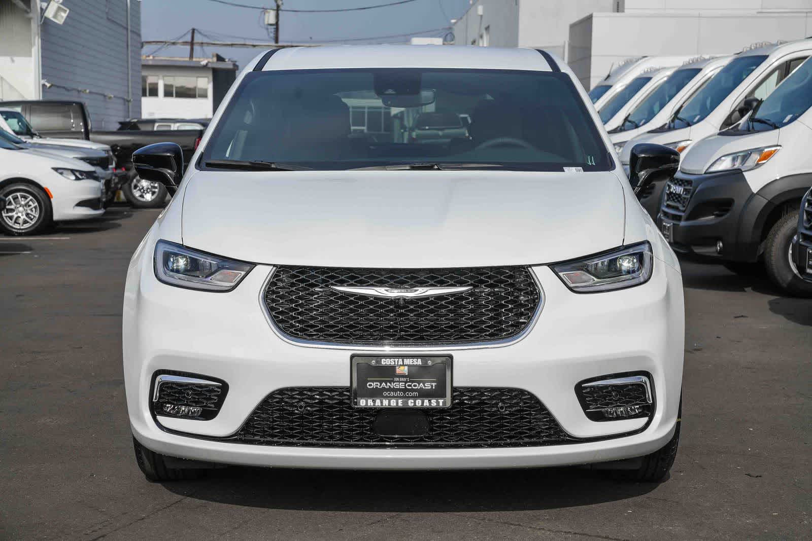 Thumbnail: 2026 Chrysler Pacifica - 2