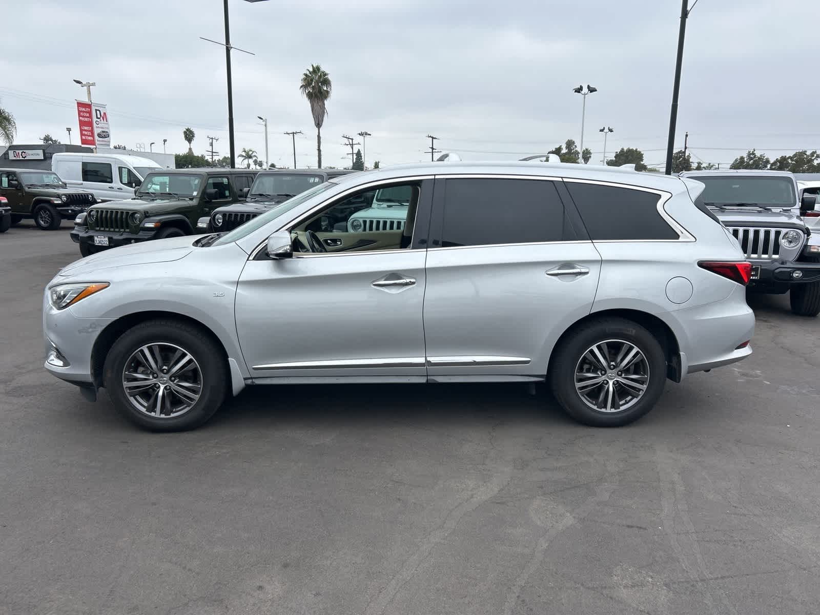 Thumbnail: 2019 INFINITI QX60 - 3