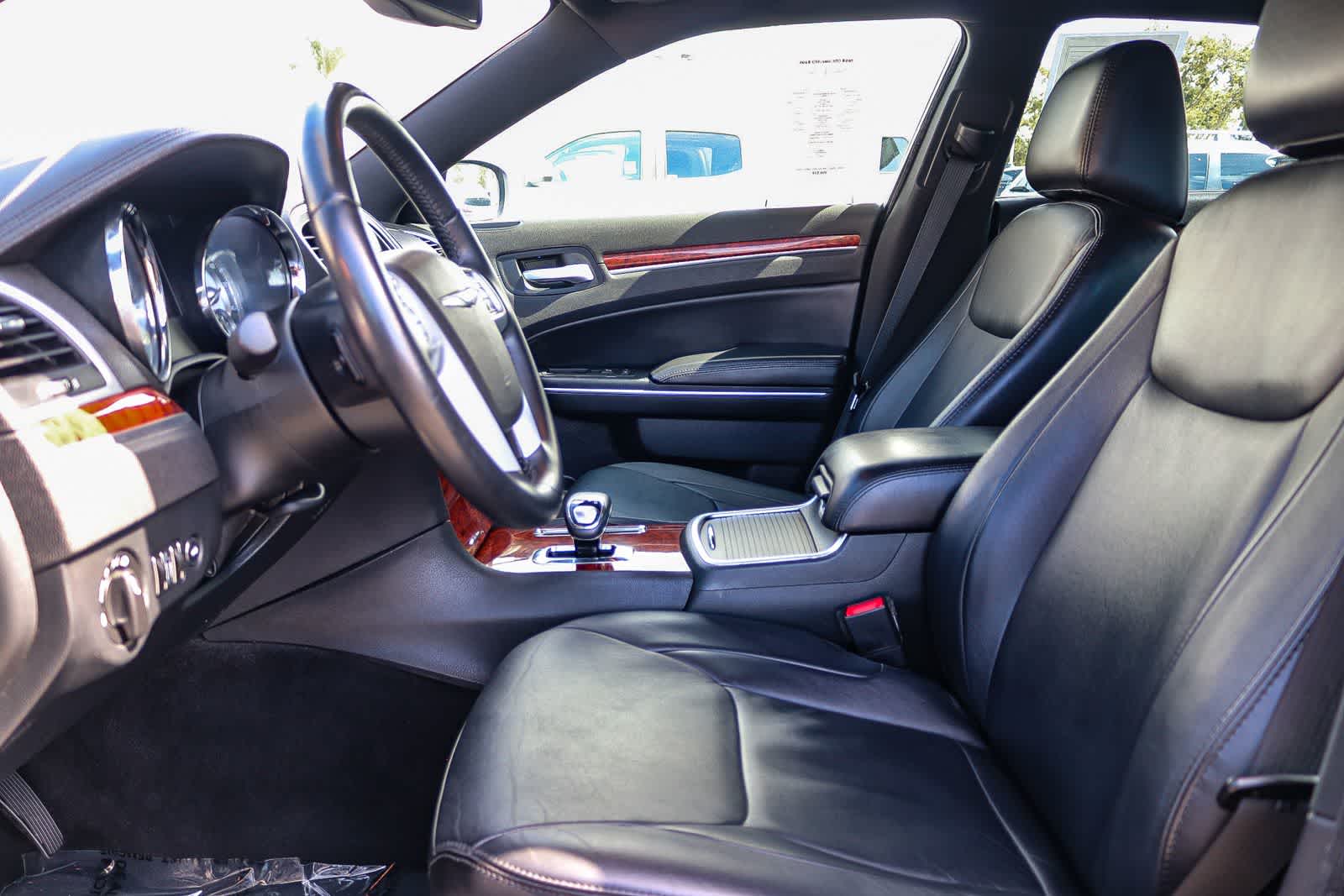 Thumbnail: 2014 Chrysler 300 - 17