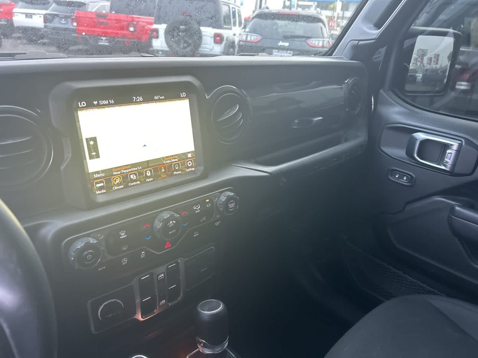 Thumbnail: 2022 Jeep Wrangler - 32