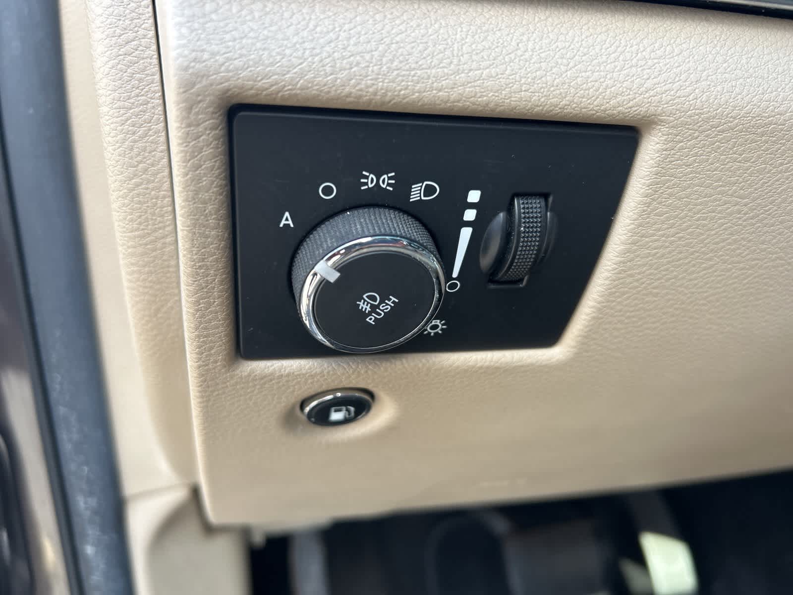 Thumbnail: 2015 Jeep Grand Cherokee - 33