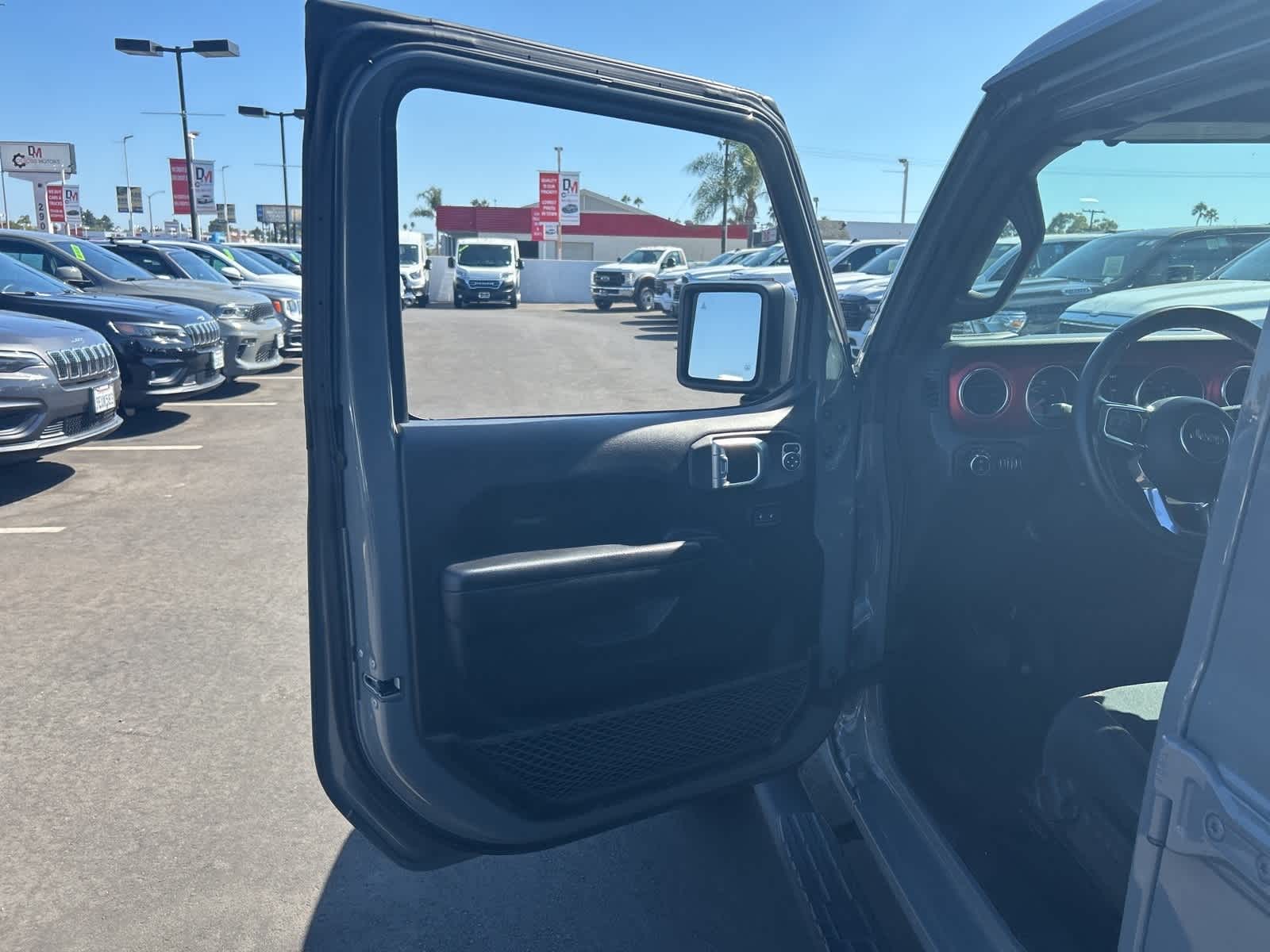 Thumbnail: 2021 Jeep Gladiator - 10