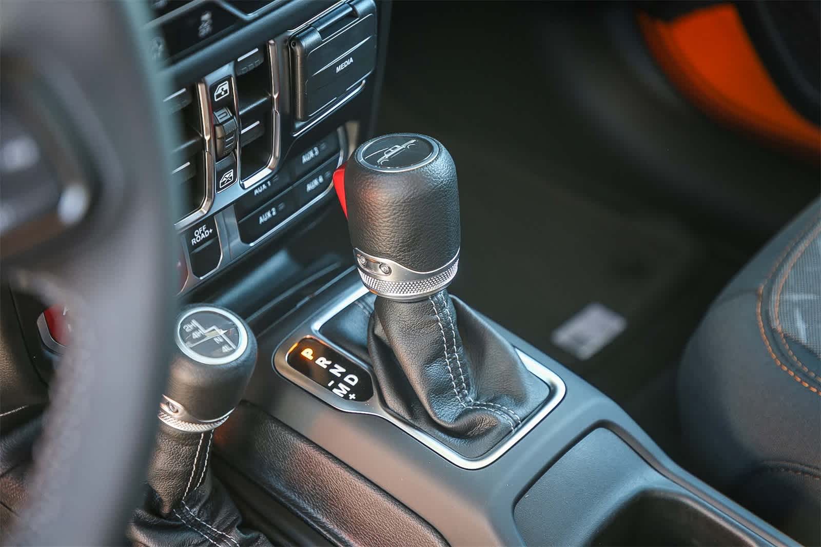 Thumbnail: 2025 Jeep Gladiator - 21