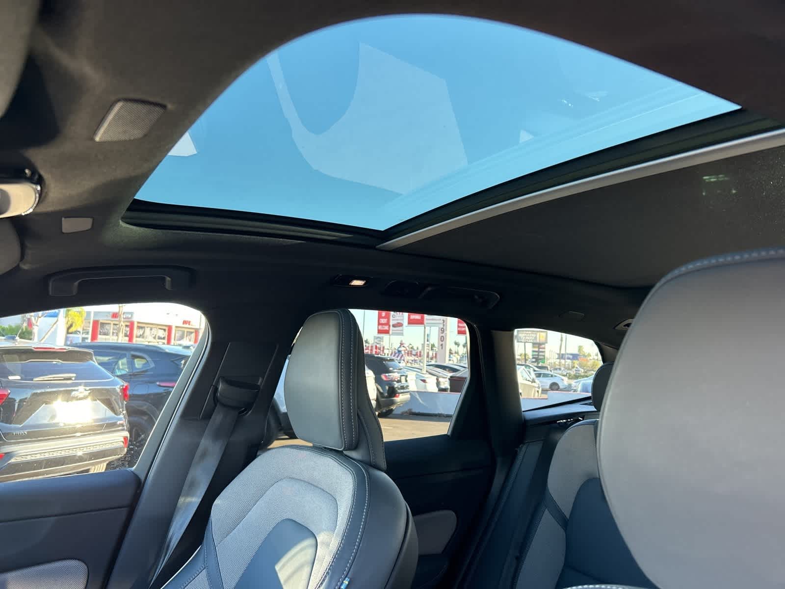 Thumbnail: 2022 Volvo XC60 - 50