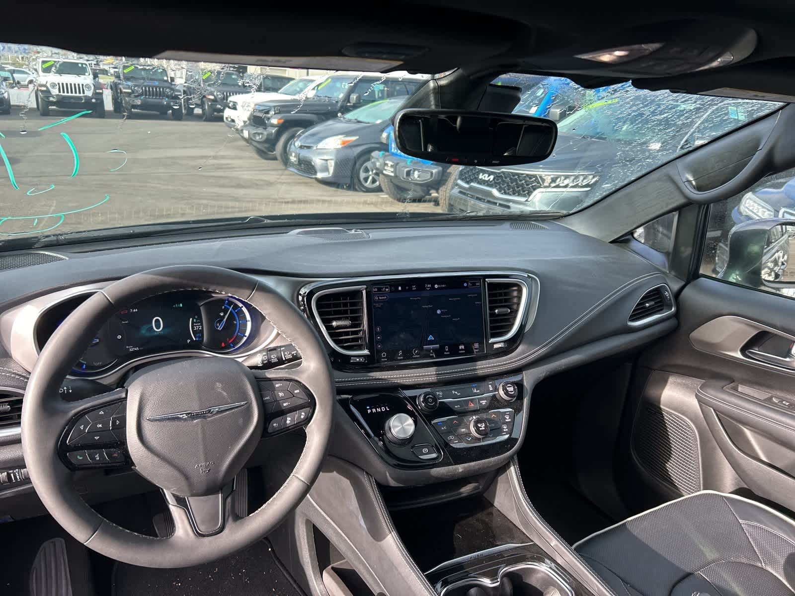 Thumbnail: 2022 Chrysler Pacifica - 32