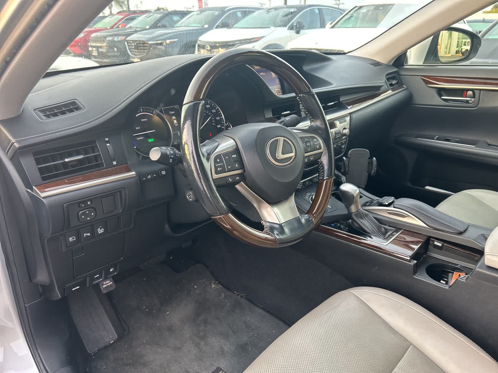 Thumbnail: 2016 Lexus ES - 21