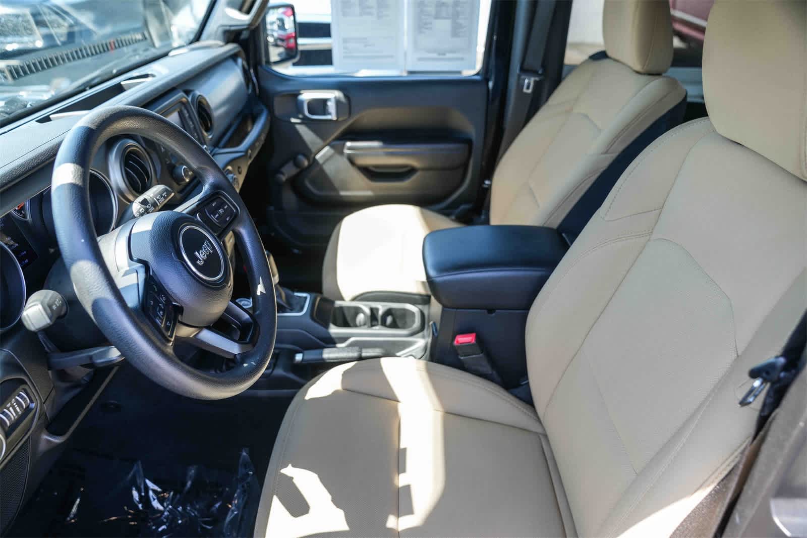 Thumbnail: 2020 Jeep Wrangler - 17