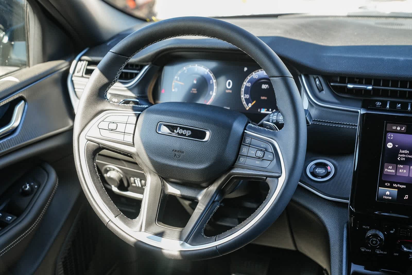 Thumbnail: 2025 Jeep Grand Cherokee L - 16