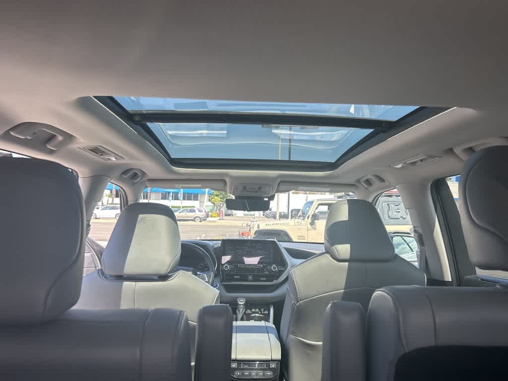 Thumbnail: 2021 Toyota Highlander - 32