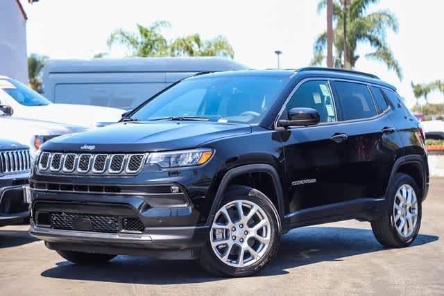 2024 Jeep Compass Latitude -
                Costa Mesa, CA