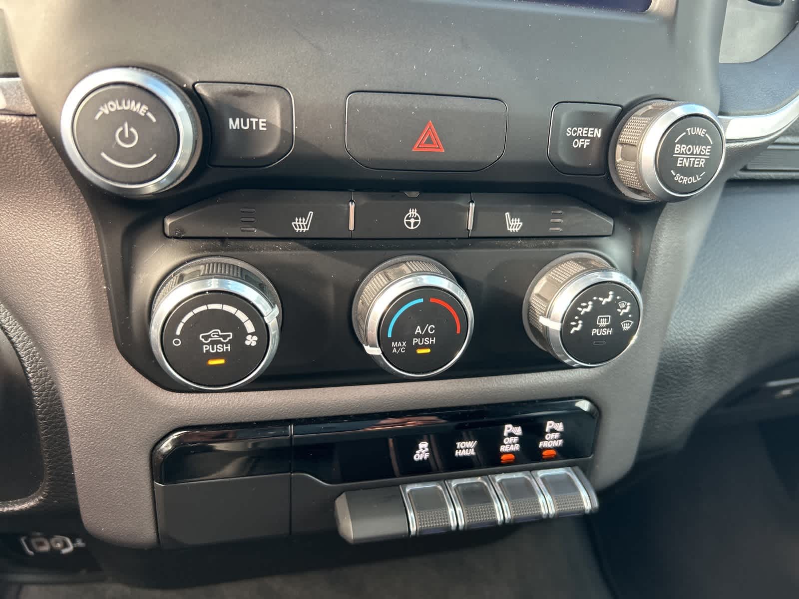 Thumbnail: 2023 RAM 1500 - 33