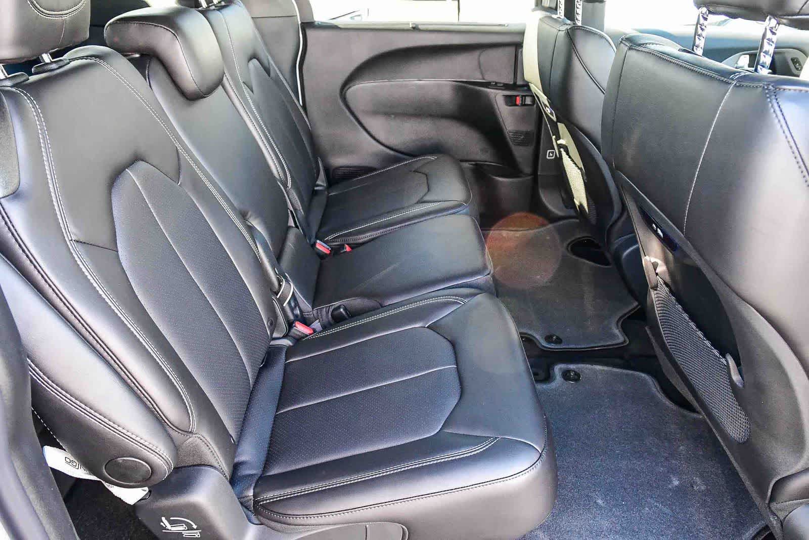 Thumbnail: 2026 Chrysler Pacifica - 18