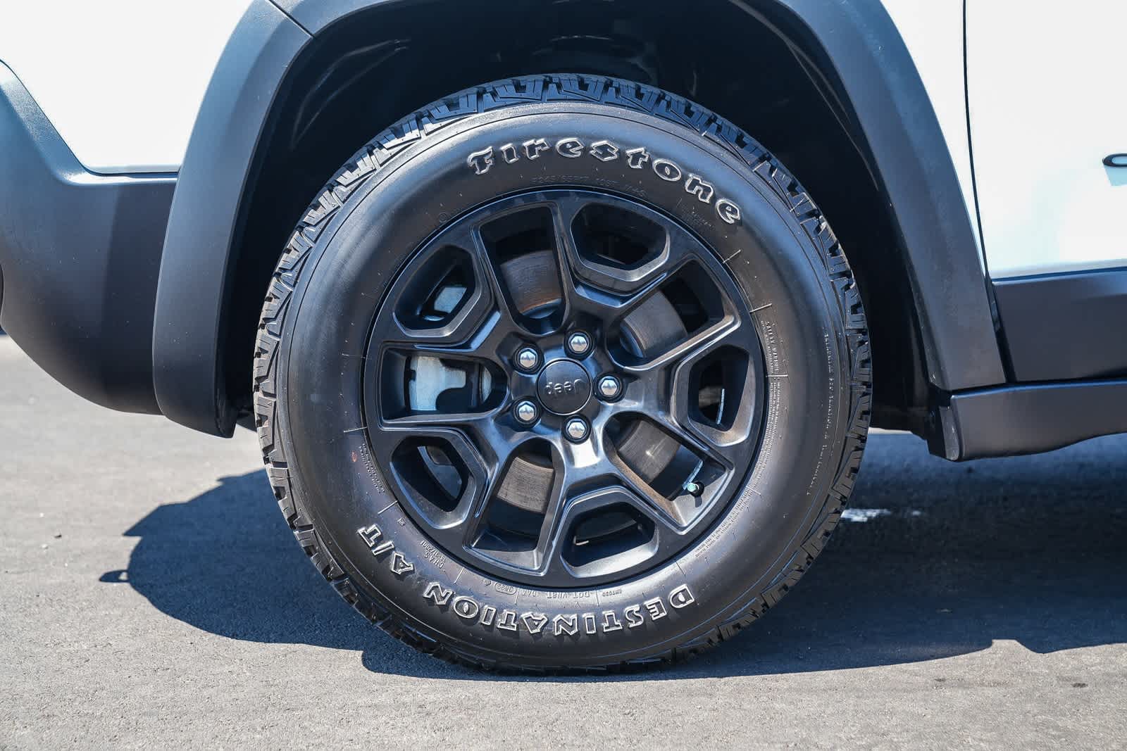 Thumbnail: 2022 Jeep Cherokee - 9