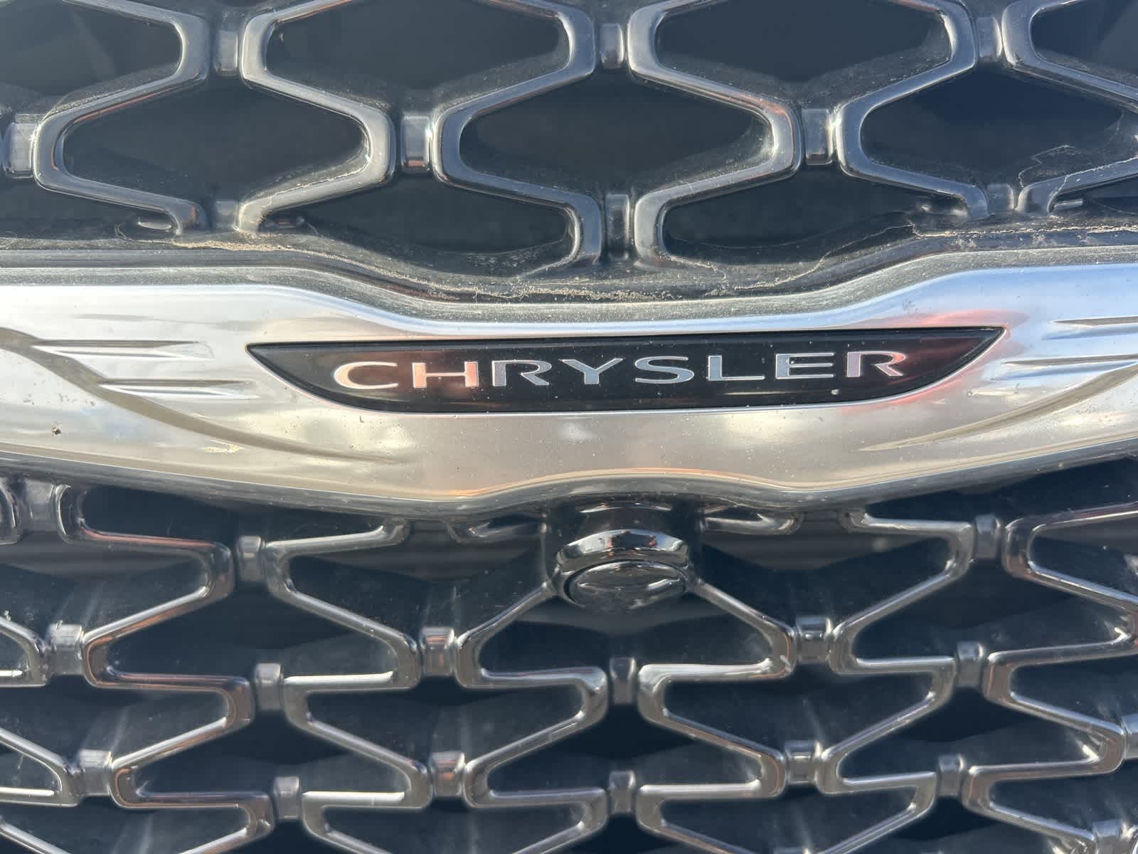 Thumbnail: 2023 Chrysler Pacifica - 8