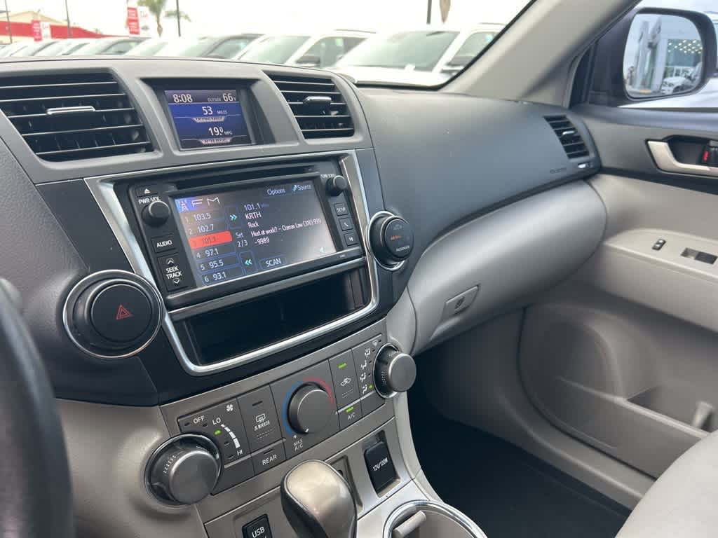 Thumbnail: 2013 Toyota Highlander - 36