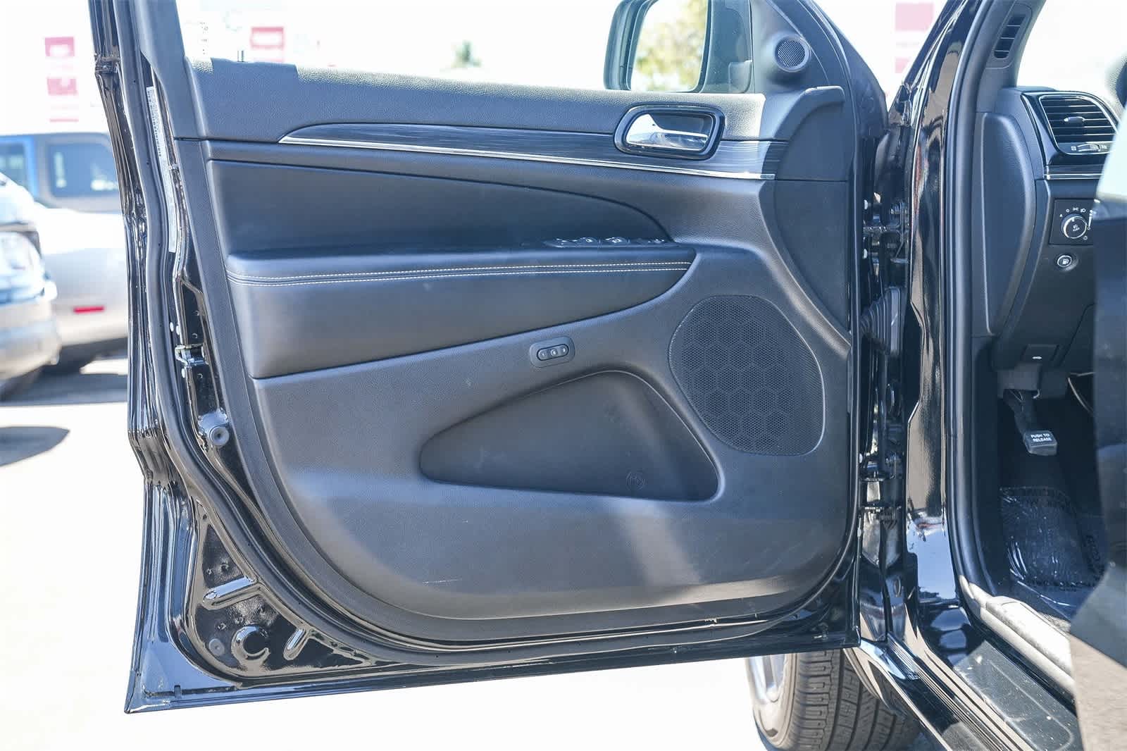 Thumbnail: 2021 Jeep Grand Cherokee - 19