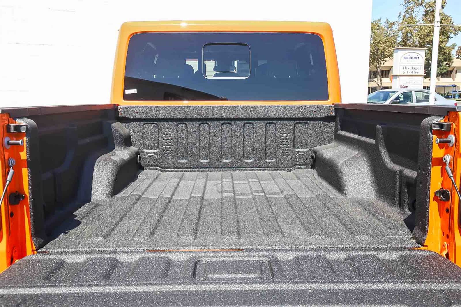 Thumbnail: 2025 Jeep Gladiator - 27